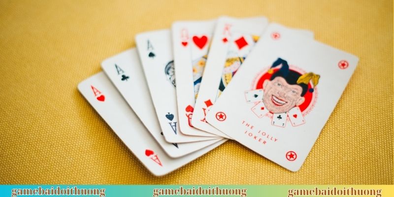 Quan sát đối thủ để luôn có chiến thuật câu bài Phỏm thành công