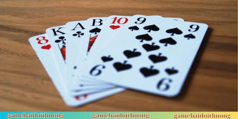 Ván bài sẽ kết thúc khi xuất hiện người có 3 Phỏm
